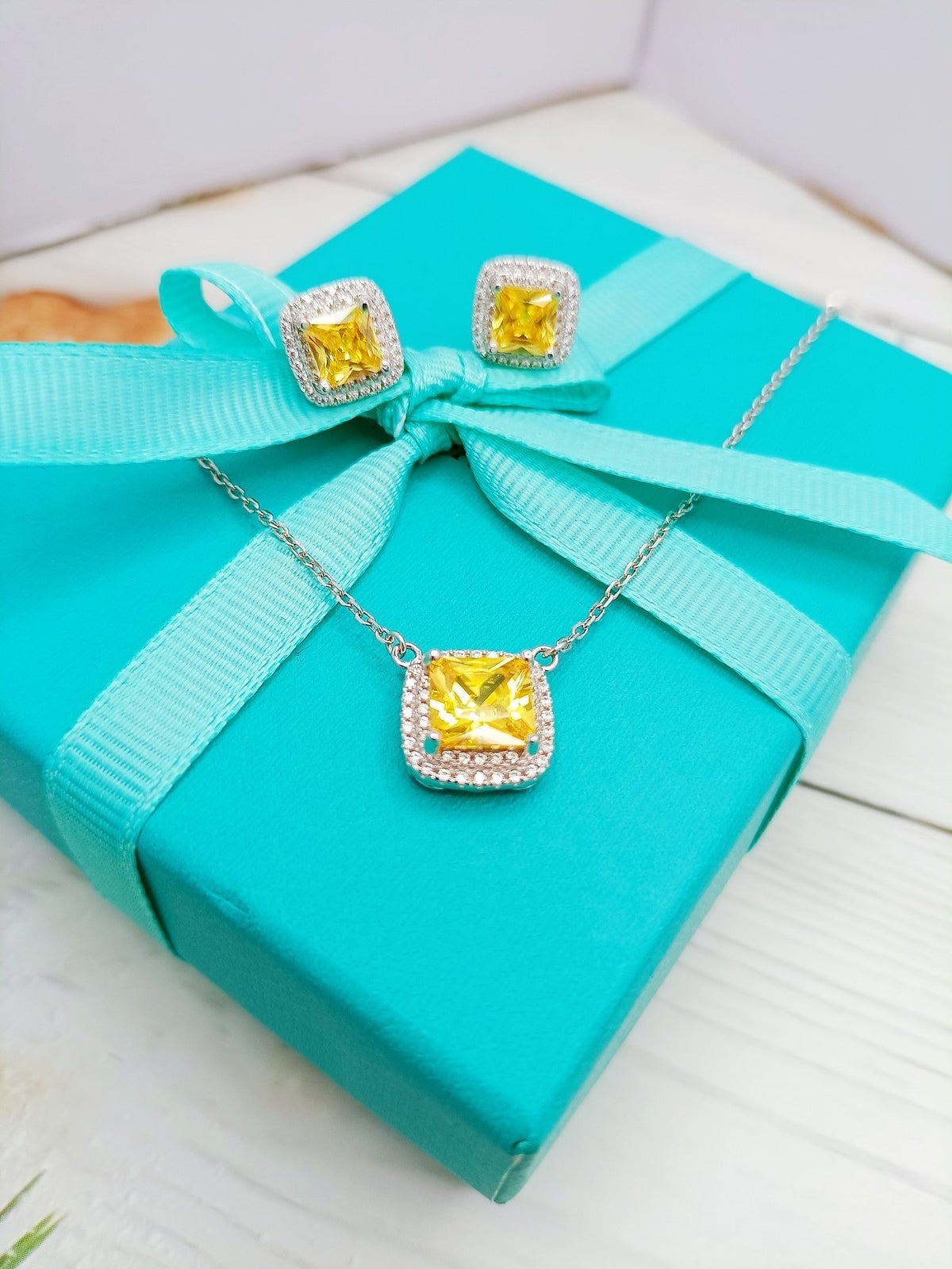 [Hevara Jewelry]SPARKLERS CITRINE GEMSTONE PENDANT NECKLACE STERLING SILVER