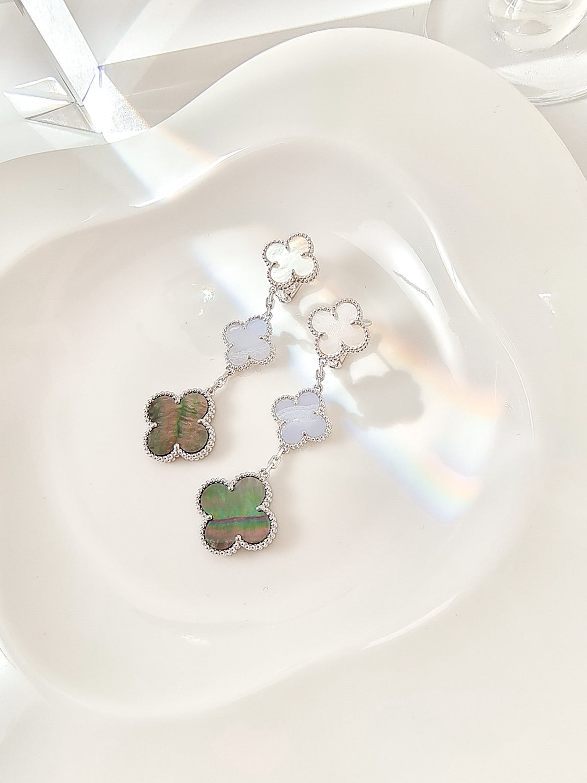 [⭐Hevara Jewelry]CLOVER 3 MOTIFS CHALCEDONY DARK MOP SILVER EARRINGS
