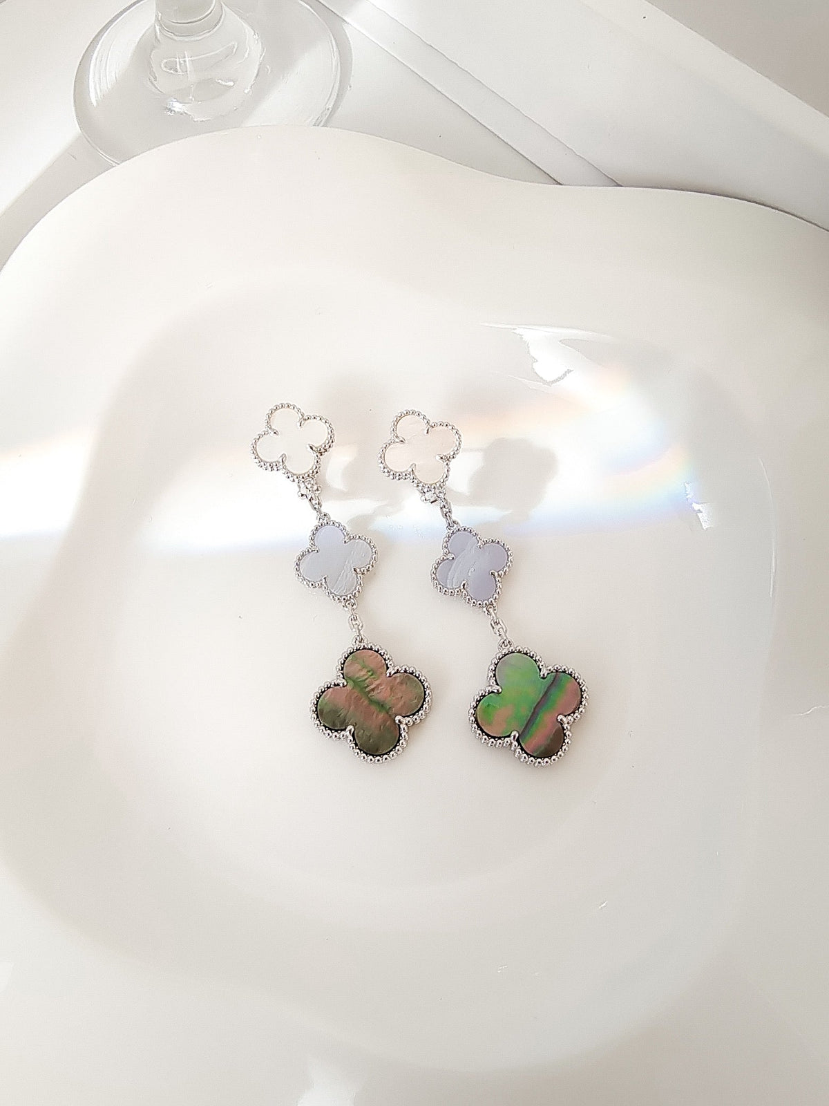 [⭐Hevara Jewelry]CLOVER 3 MOTIFS CHALCEDONY DARK MOP SILVER EARRINGS