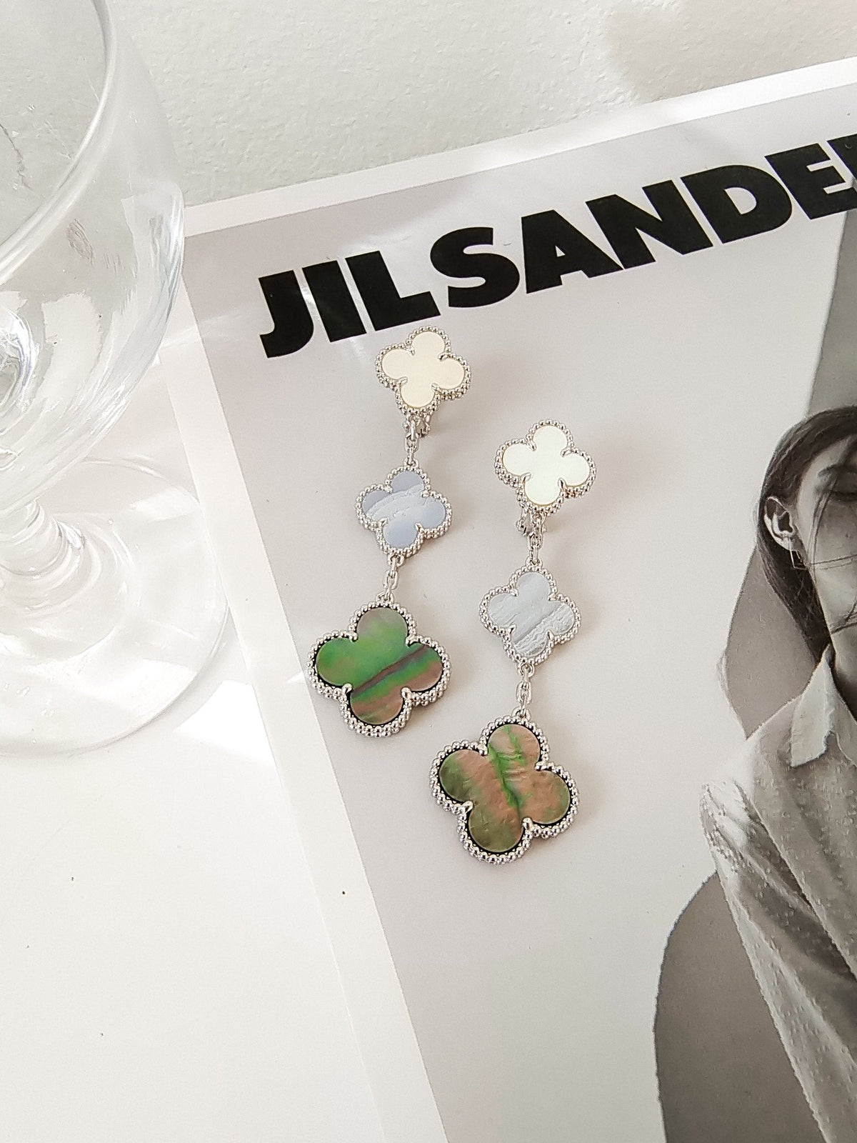 [⭐Hevara Jewelry]CLOVER 3 MOTIFS CHALCEDONY DARK MOP SILVER EARRINGS
