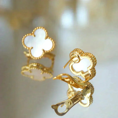 [⭐Hevara Jewelry]CLOVER MEDIUM 1 MOTIFS  WHITE MOP STUD EARRINGS