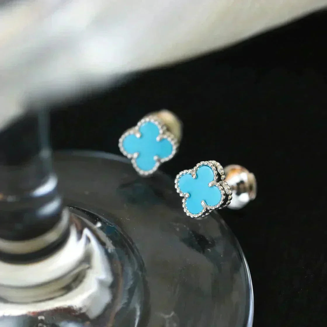 [⭐Hevara Jewelry]CLOVER MINI 9.5MM ONYX STUD EARRINGS SILVER