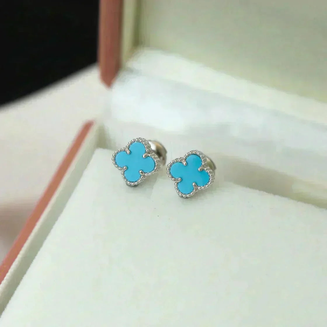 [⭐Hevara Jewelry]CLOVER MINI 9.5MM ONYX STUD EARRINGS SILVER