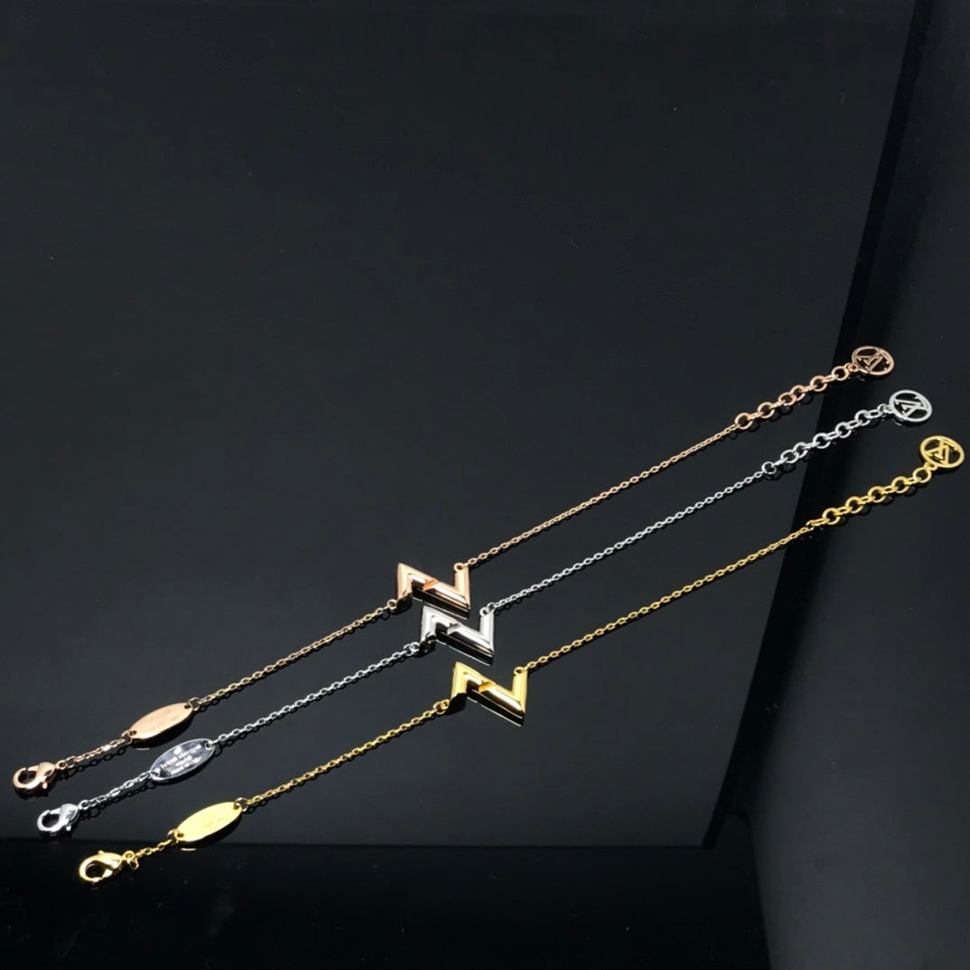 [⭐Hevara Jewelry]VOLT LV LOGO BRACELET