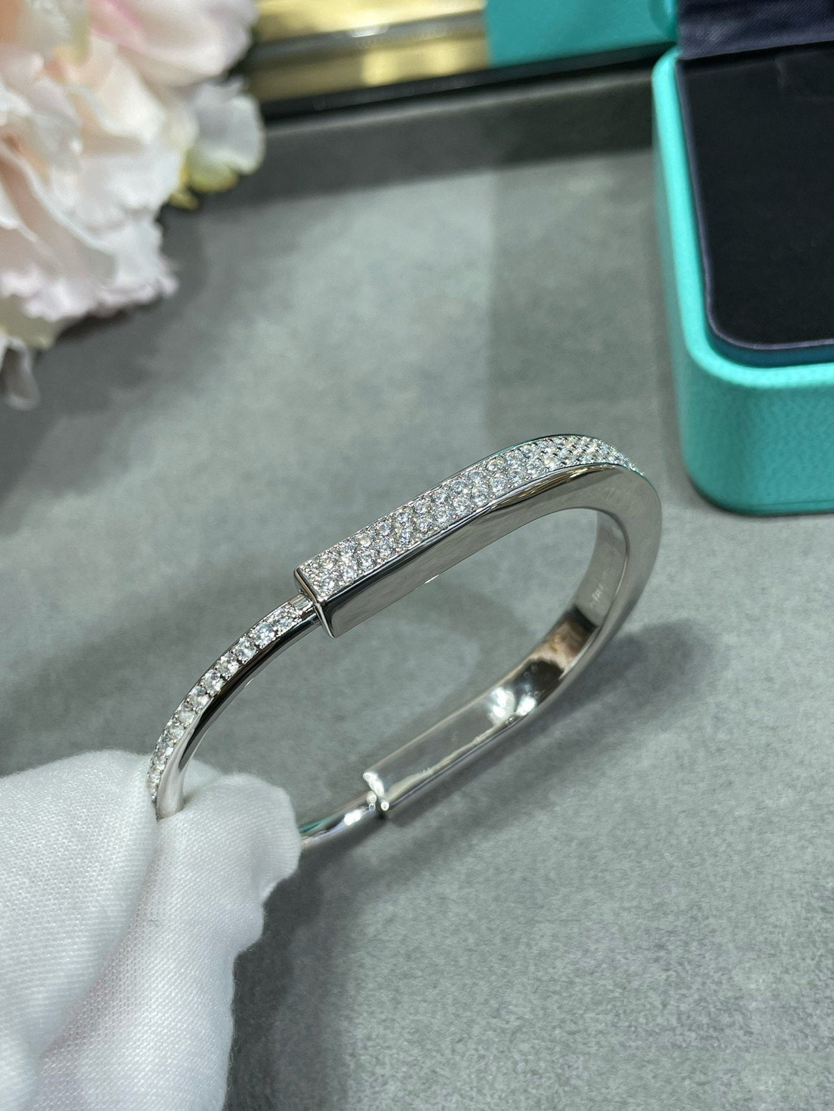 [Hevara Jewelry]LOCK BRACELET DIAMOND PAVED