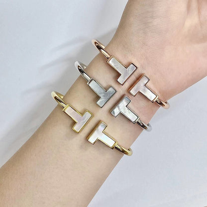[Hevara Jewelry]T WIDE MOP OPEN BRACELET