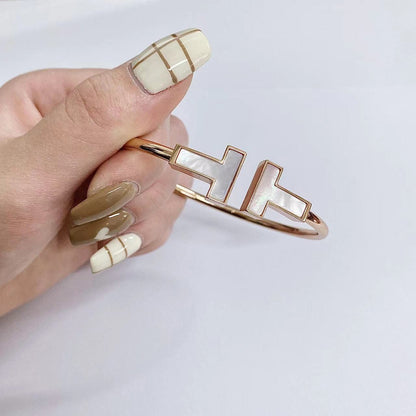[Hevara Jewelry]T WIDE MOP OPEN BRACELET