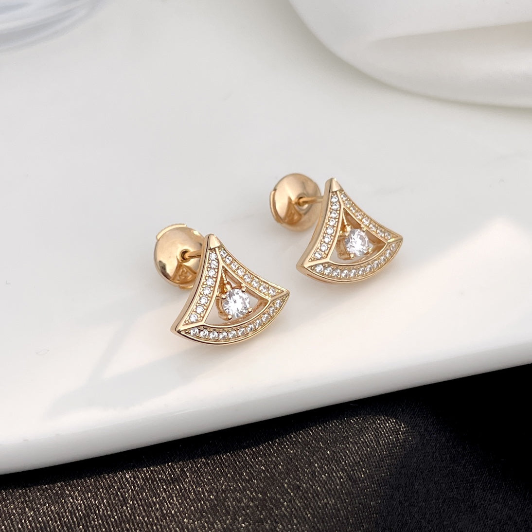 [⭐Hevara Jewelry]DREAM MINI DIAMOND STUD EARRINGS