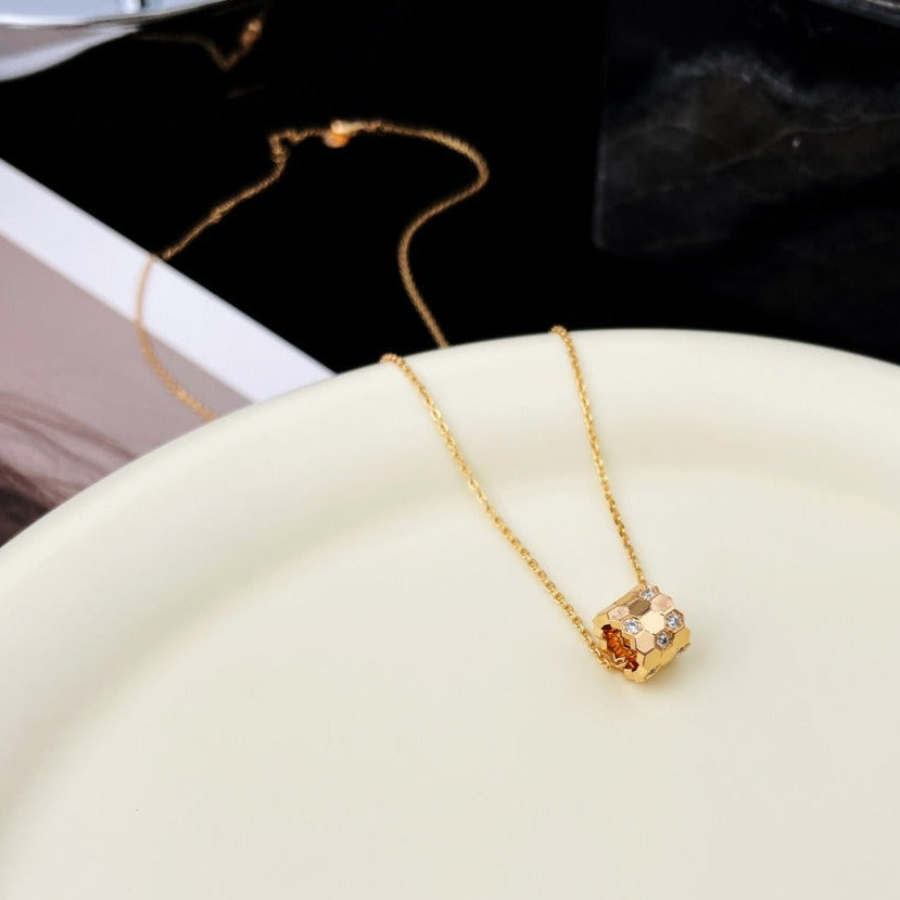 [⭐Hevara Jewelry]BEE MINI PEDANT DIAMOND NECKLACE