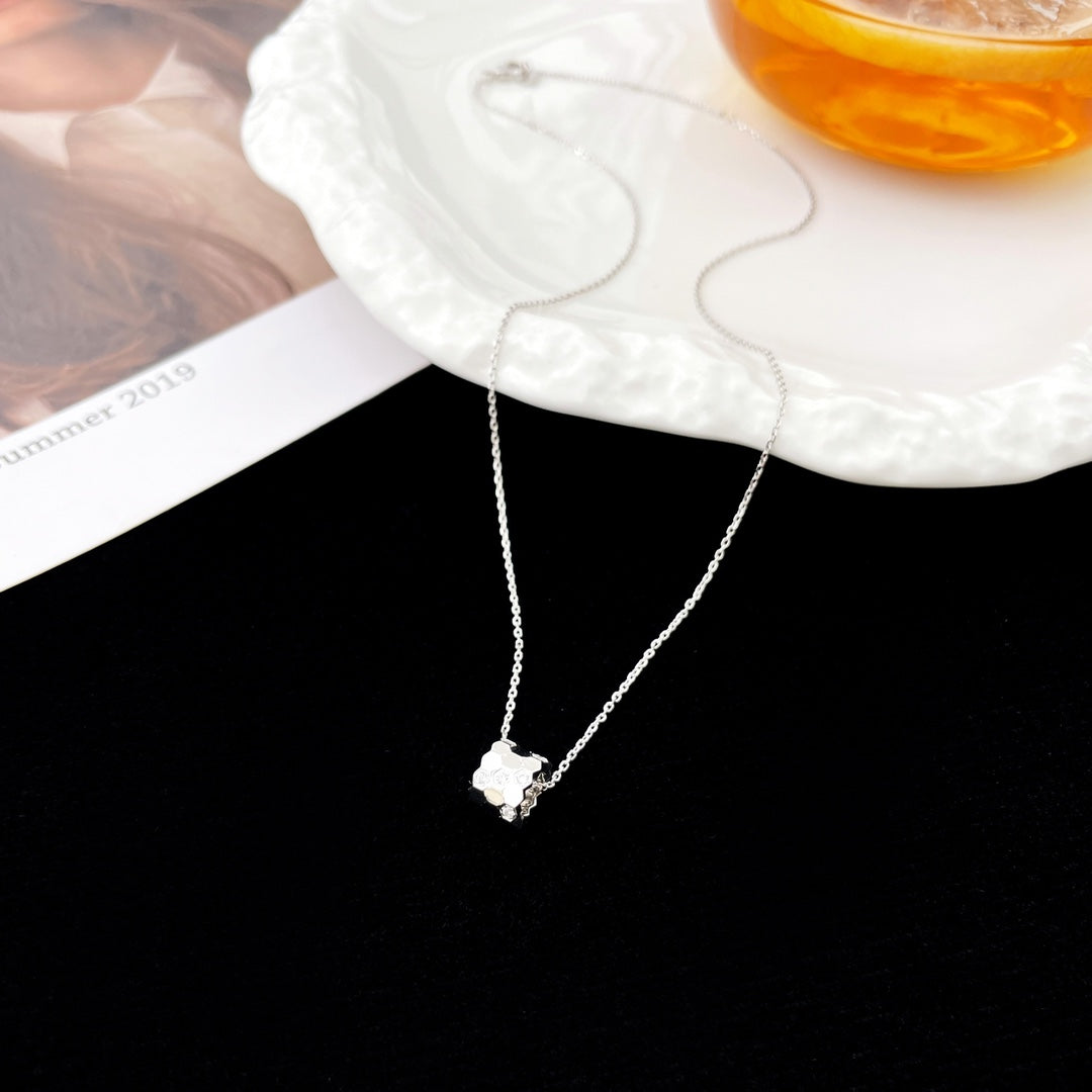 [⭐Hevara Jewelry]BEE MINI PEDANT DIAMOND NECKLACE