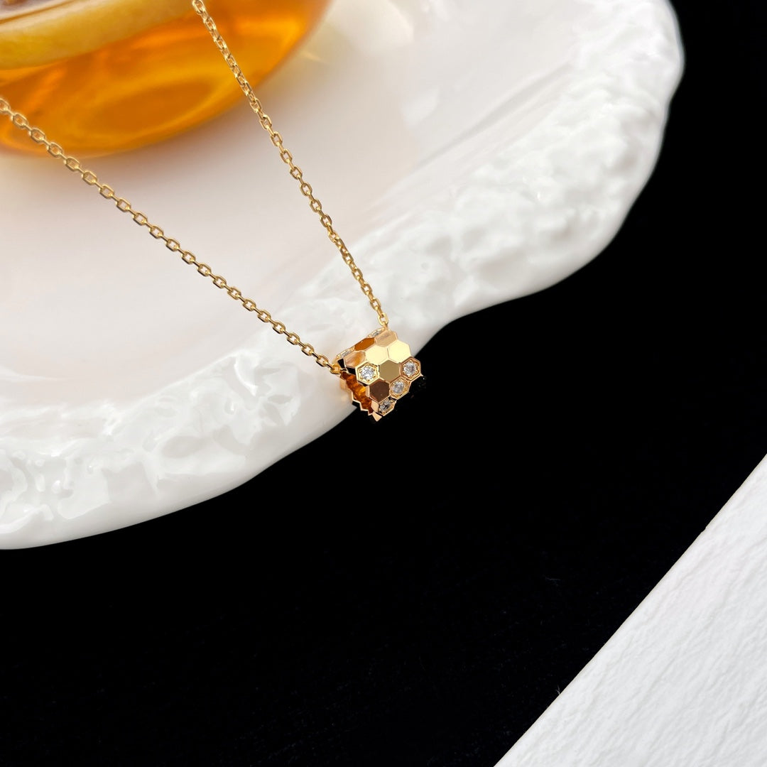 [⭐Hevara Jewelry]BEE MINI PEDANT DIAMOND NECKLACE