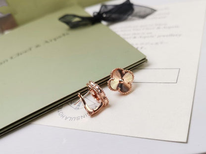 [⭐Hevara Jewelry]CLOVER MEDIUM STUD EARRINGS