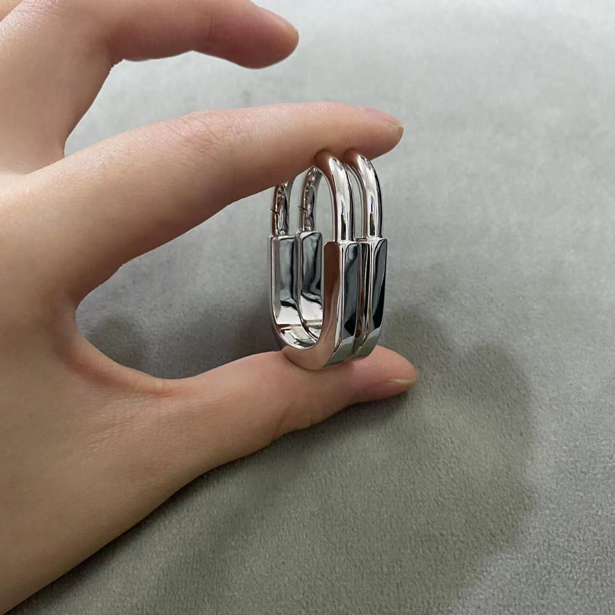 [Hevara Jewelry]LOCK MEDIUM EARRINGS