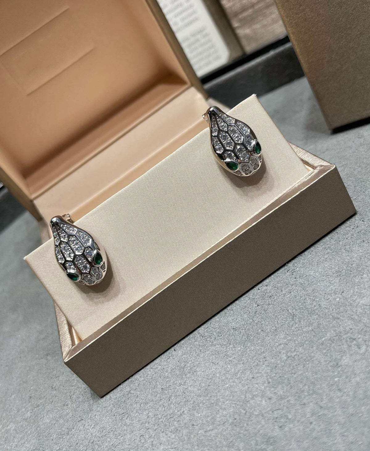 [⭐Hevara Jewelry]SERPENT DIAMOND STUD EARRINGS