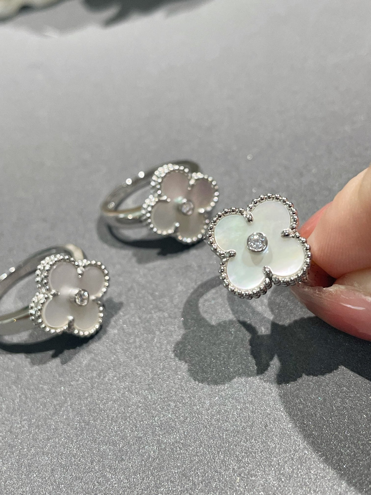 [⭐Hevara Jewelry]CLOVER SILVER MOP DIAMOND RING