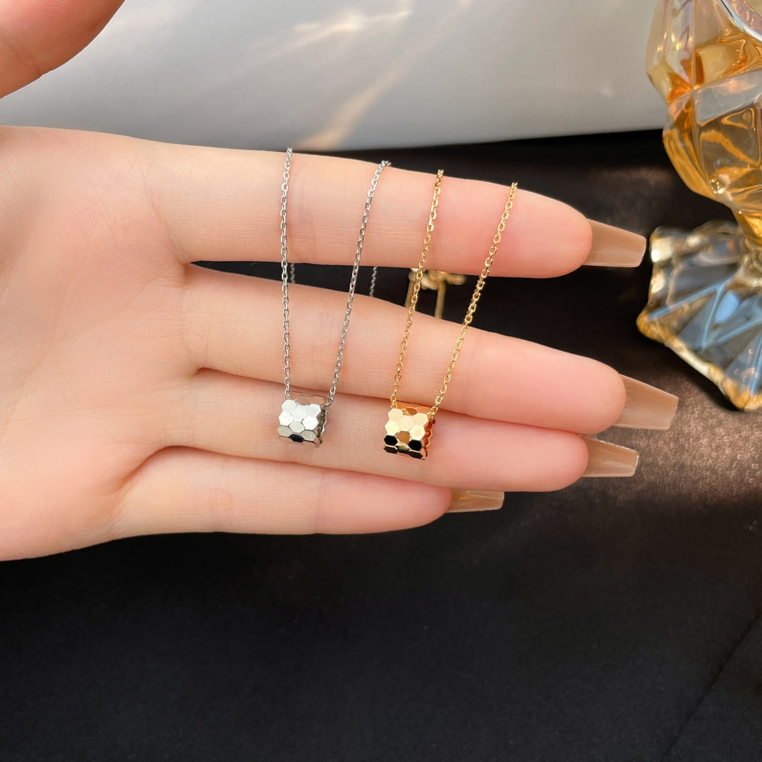 [⭐Hevara Jewelry]BEE MINI NECKLACE