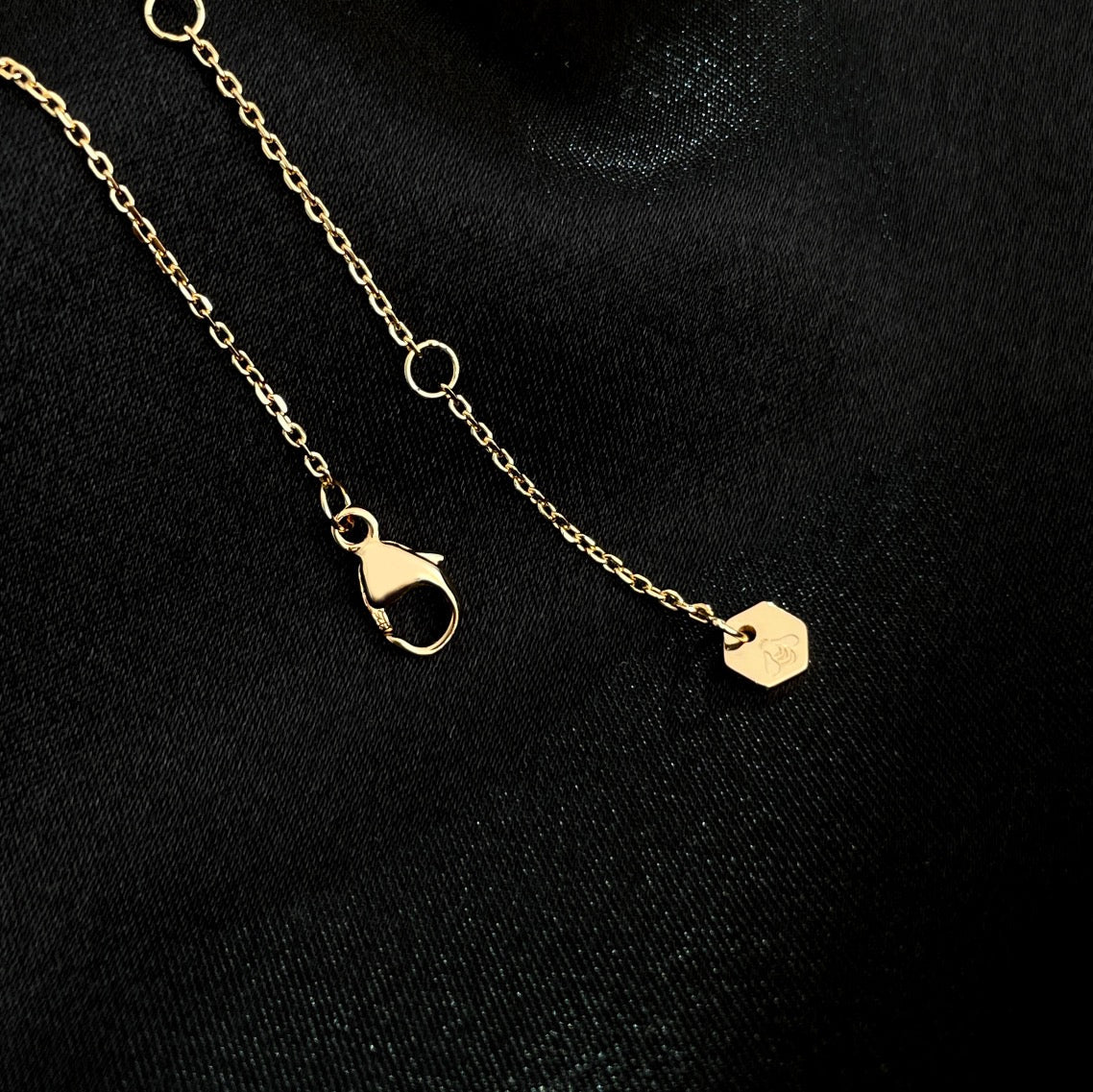 [⭐Hevara Jewelry]BEE MINI NECKLACE