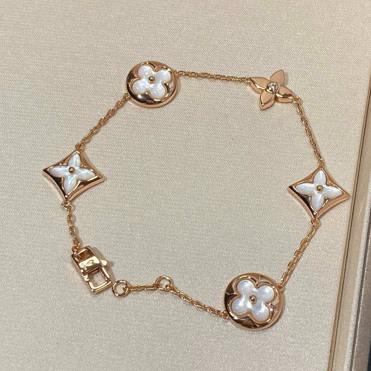 [⭐Hevara Jewelry]STAR AND SUN 5 MOTIF MOP PINK GOLD BRACELET