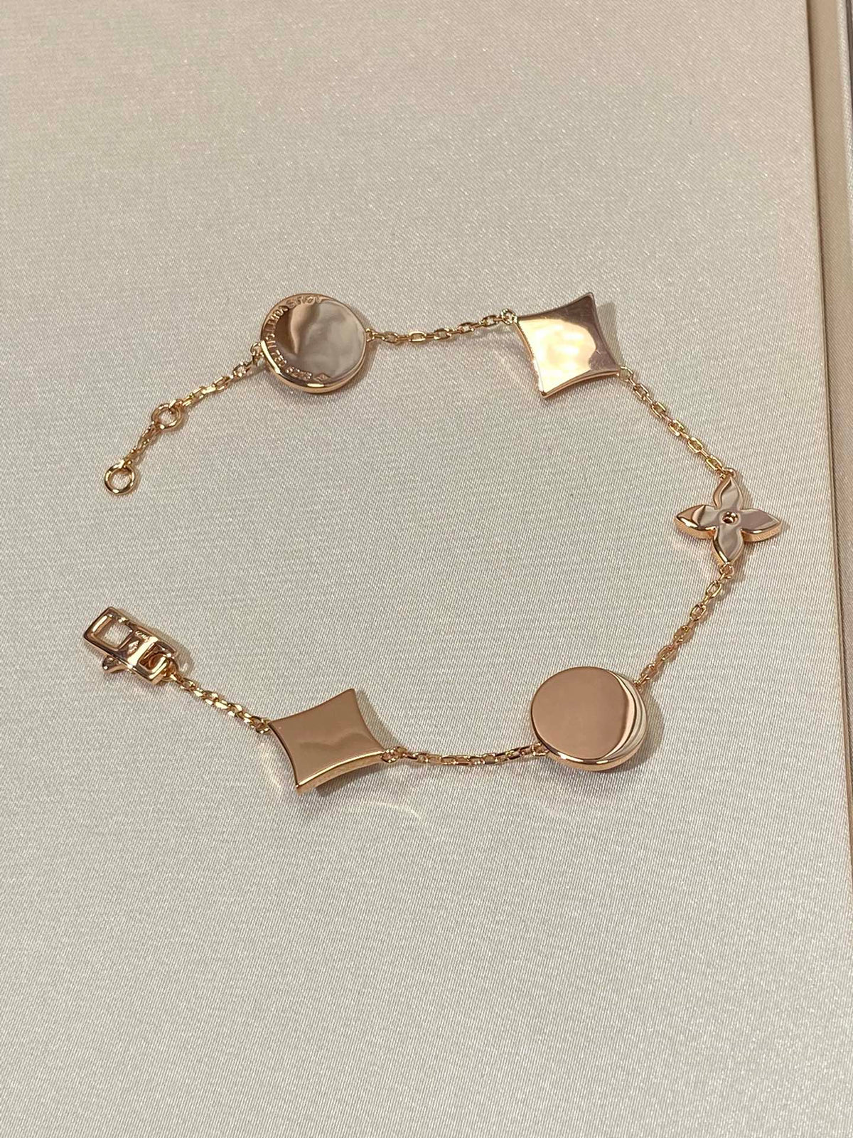 [⭐Hevara Jewelry]STAR AND SUN 5 MOTIF MOP PINK GOLD BRACELET