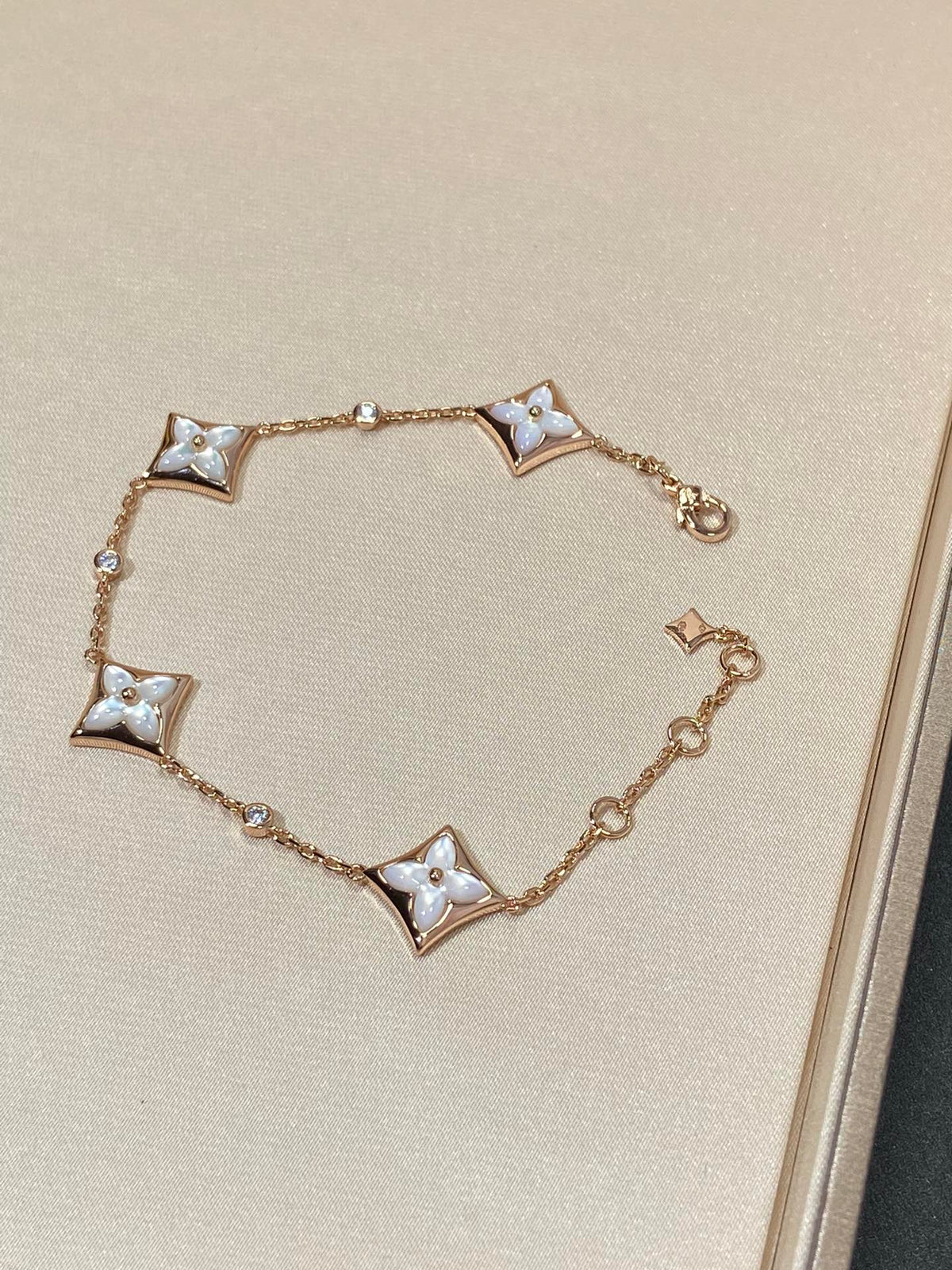 [⭐Hevara Jewelry]STAR 4 MOTIF MOP DIAMOND PINK GOLD BRACELET