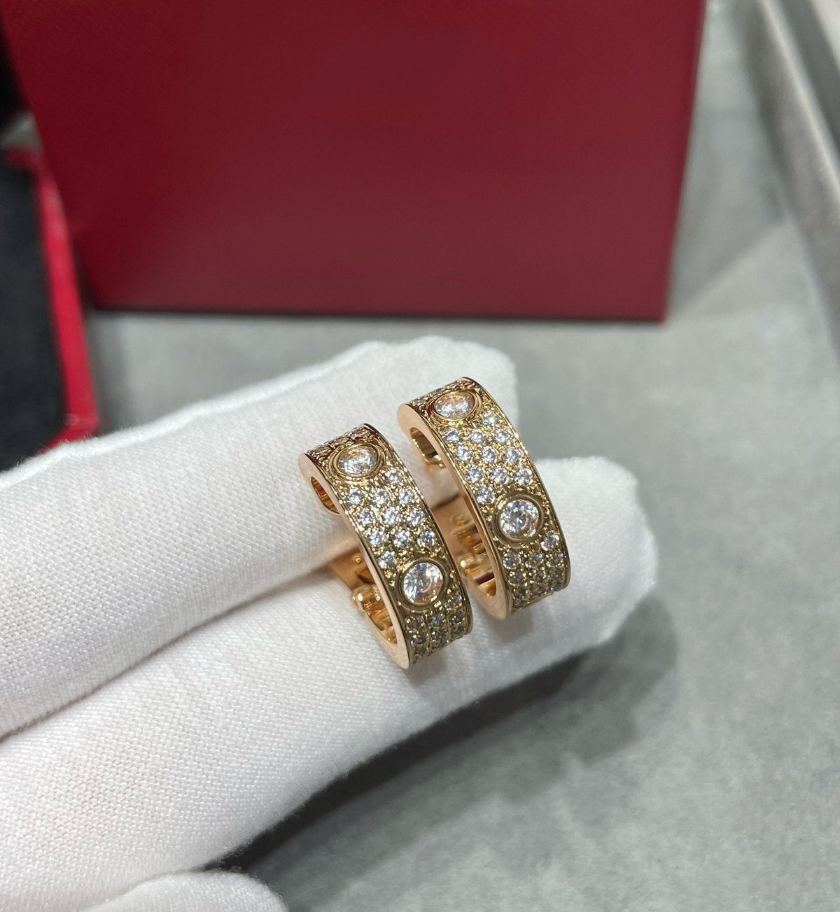 [⭐Hevara Jewelry]LOVE 5.5MM DIAMOND PAVED EARRINGS