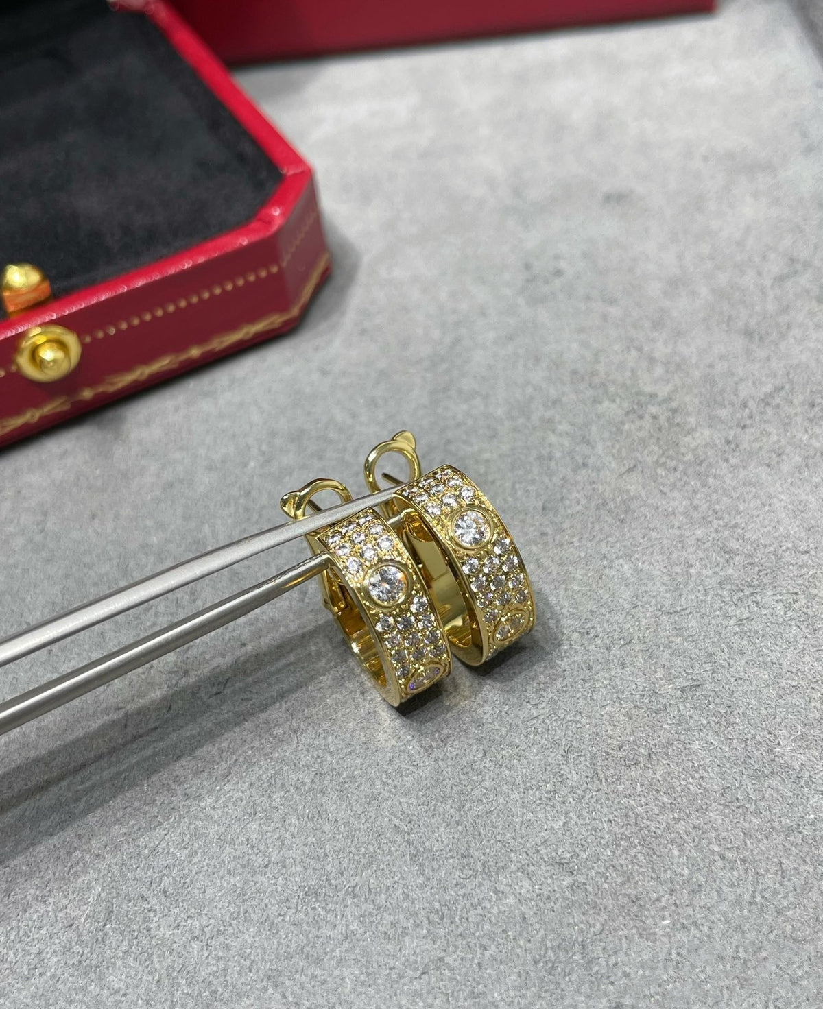 [⭐Hevara Jewelry]LOVE 5.5MM DIAMOND PAVED EARRINGS