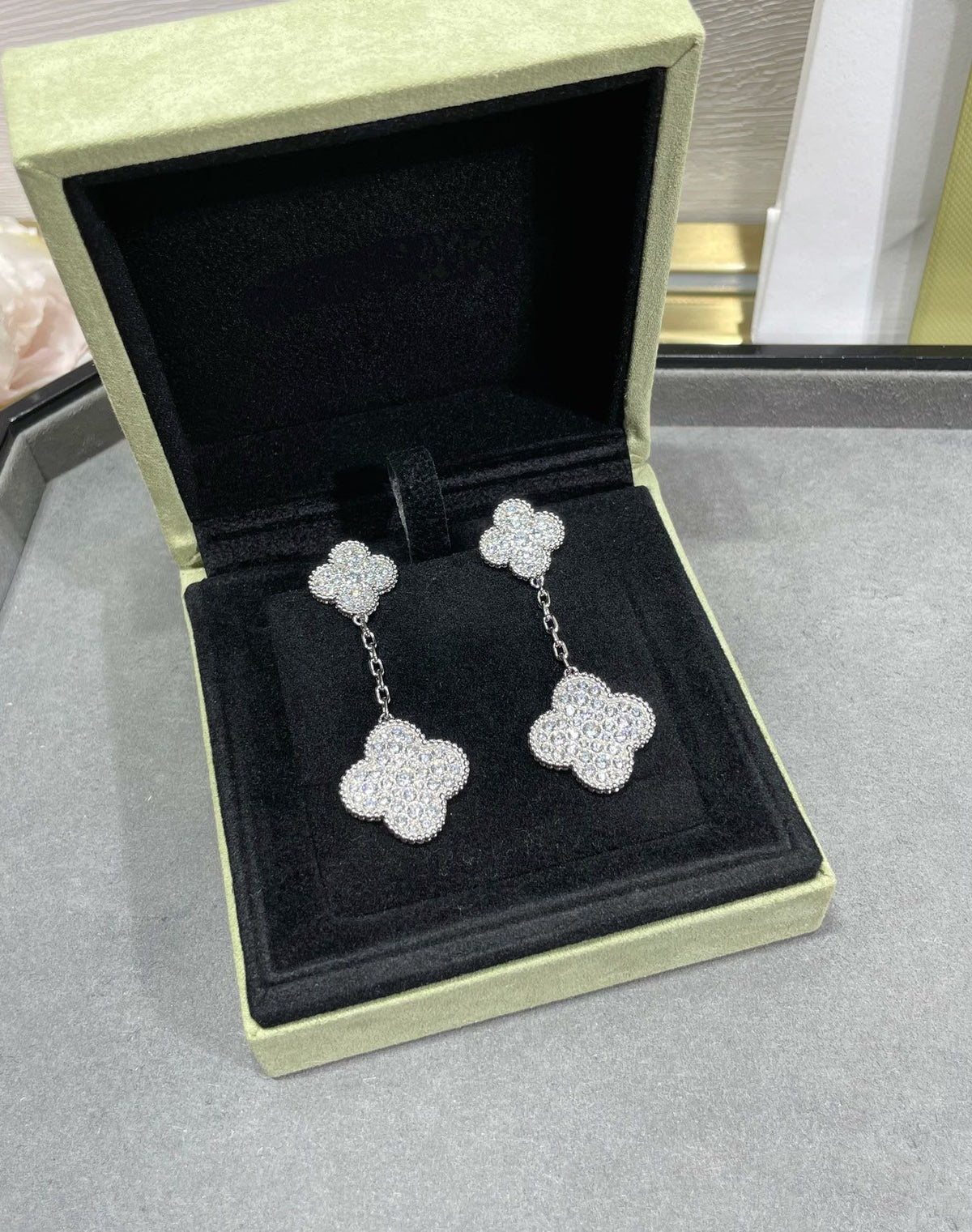 [⭐Hevara Jewelry]CLOVER 2 MOTIFS DIAMOND PAVED SILVER EARRINGS