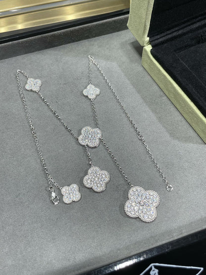[⭐Hevara Jewelry]CLOVER 6 MOTIF DIAMOND PAVED NECKLACE