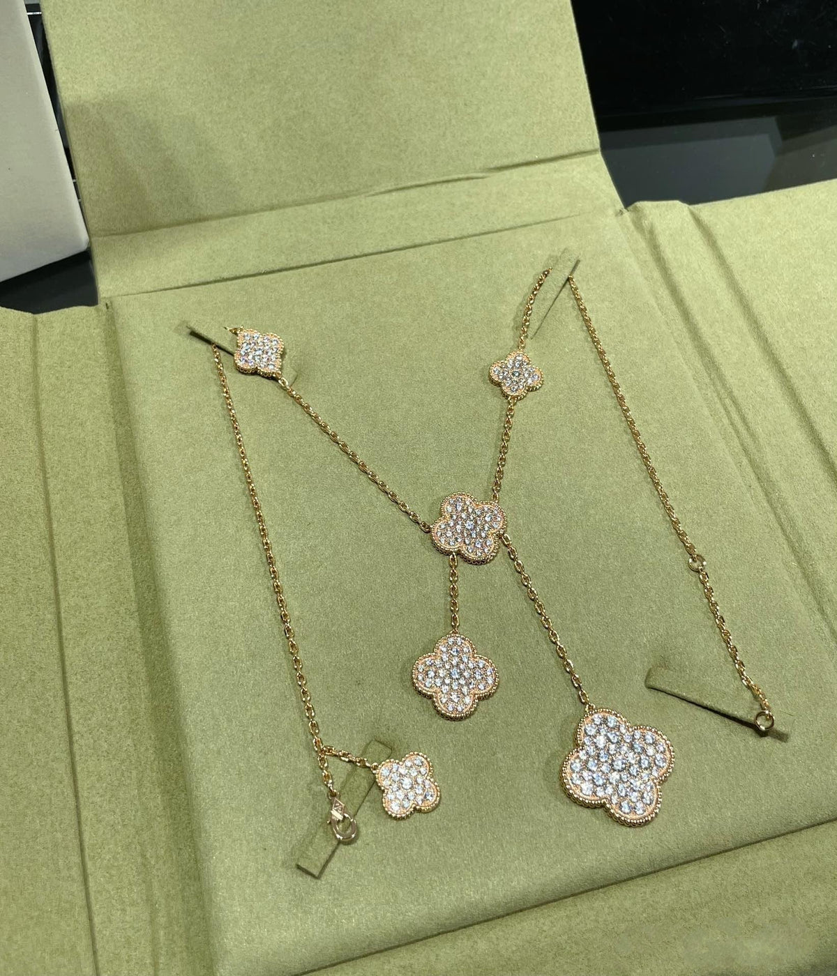 [⭐Hevara Jewelry]CLOVER 6 MOTIF DIAMOND PAVED NECKLACE