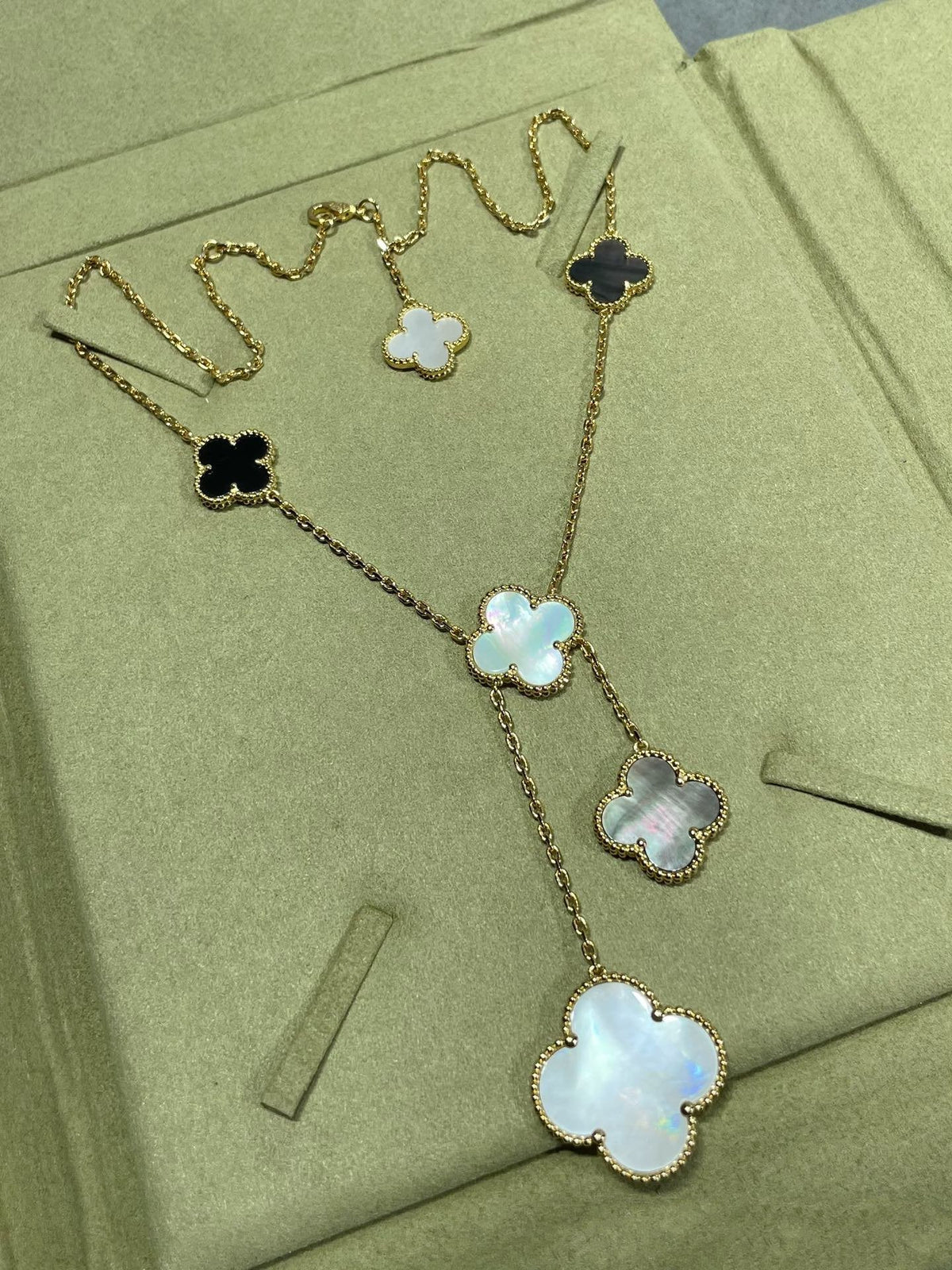 [⭐Hevara Jewelry]CLOVER 6 MOTIF MOP ONYX GOLD NECKLACE