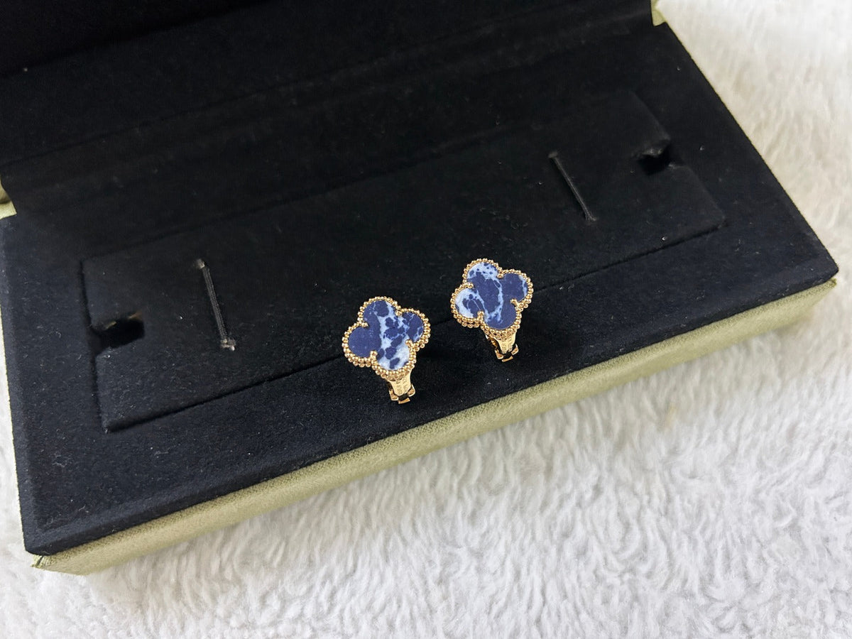 [⭐Hevara Jewelry]CLOVER PIETERSITE MEDIUM STUD EARRINGS