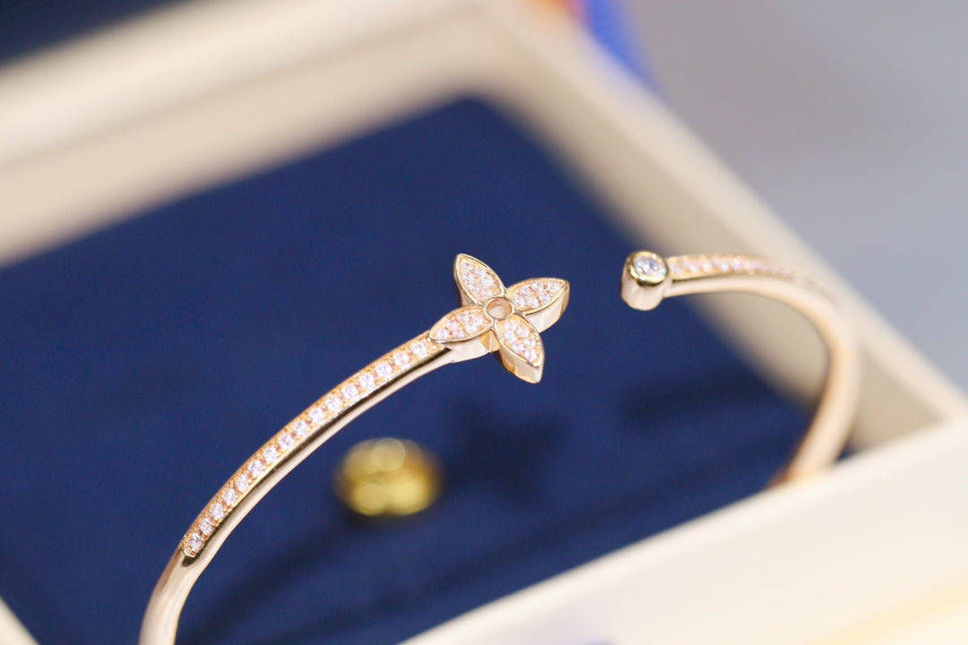 [⭐Hevara Jewelry]IDYLLE PINK GOLD OPEN BRACELET DIAMOND PAVED