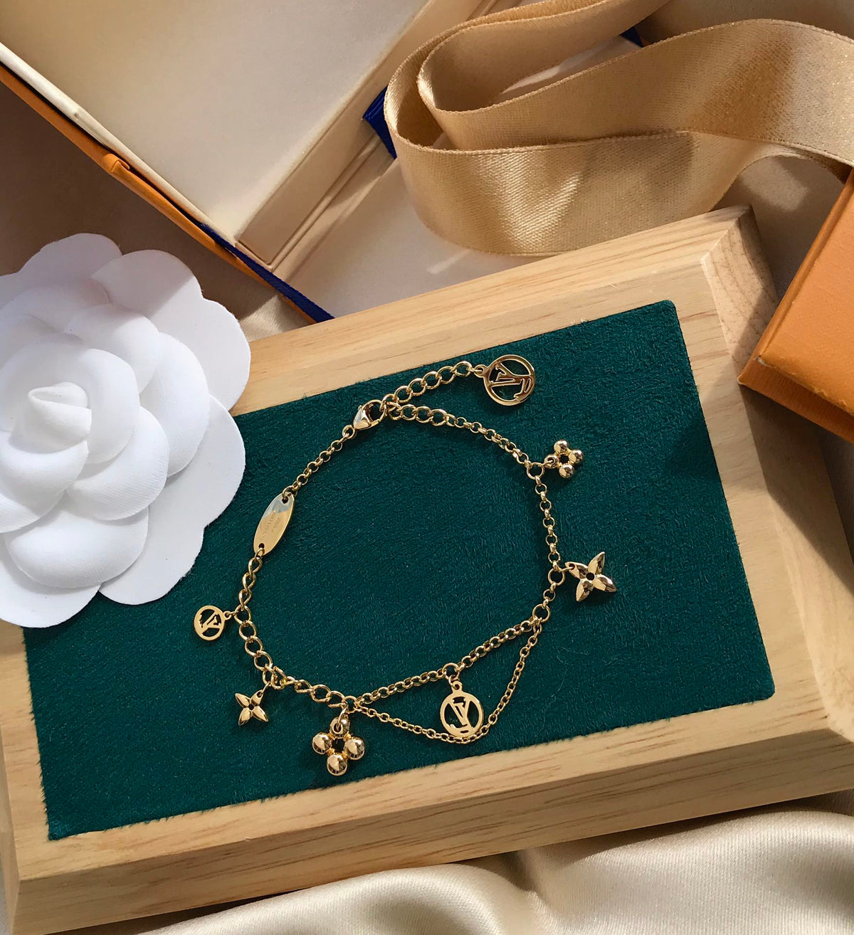 [⭐Hevara Jewelry]BLOOMING PINK GOLD MOP BRACELET