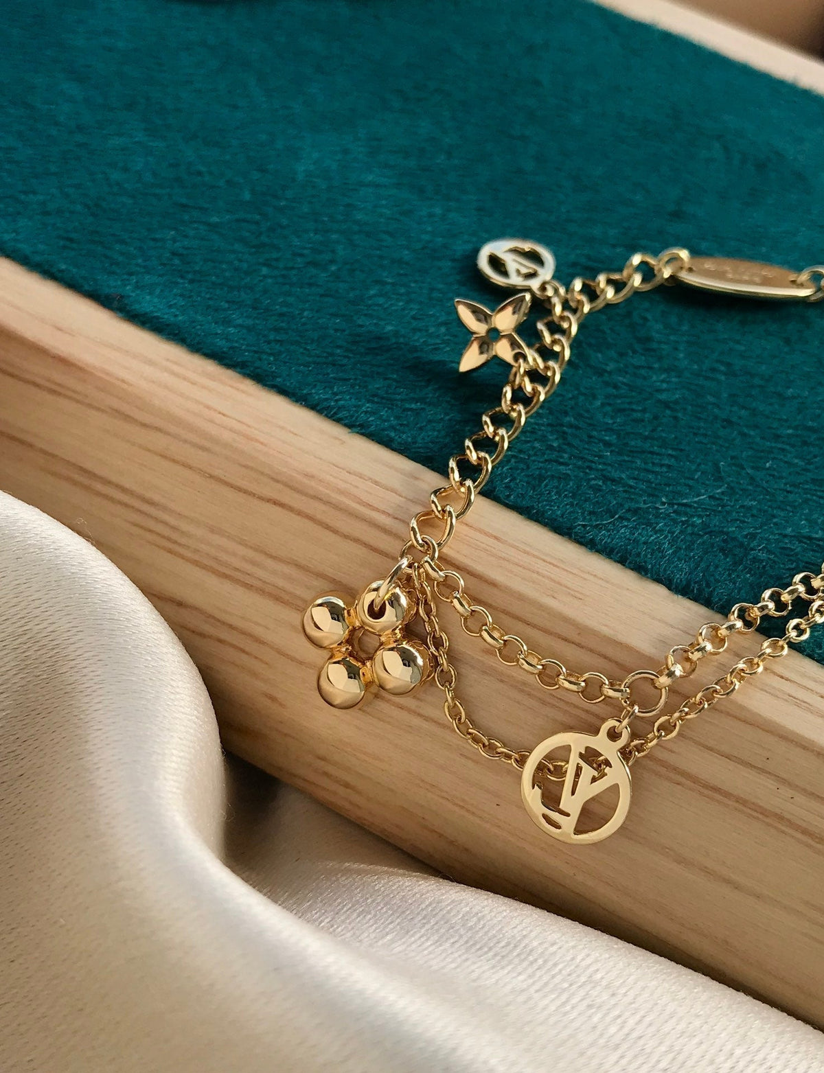 [⭐Hevara Jewelry]BLOOMING PINK GOLD MOP BRACELET