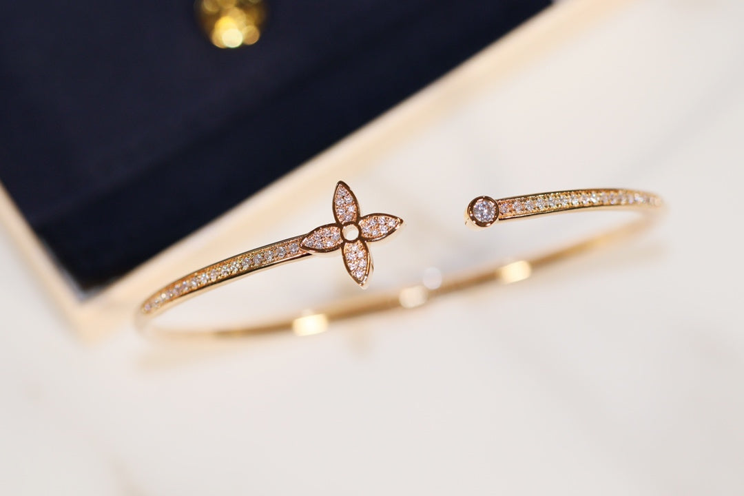 [⭐Hevara Jewelry]IDYLLE GOLD OPEN BRACELET DIAMOND PAVED