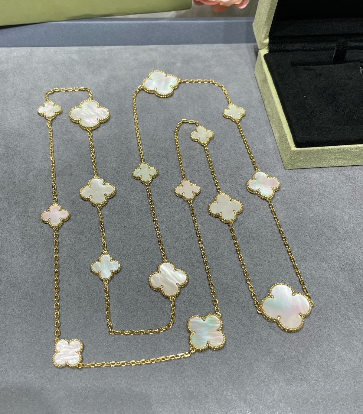[⭐Hevara Jewelry]CLOVER 16 MOTIF WHITE MOP GOLD NECKLACE