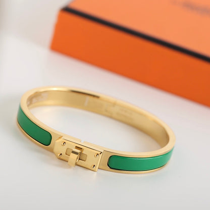 [⭐Hevara Jewelry]HM KELLY GREEN BRACELET