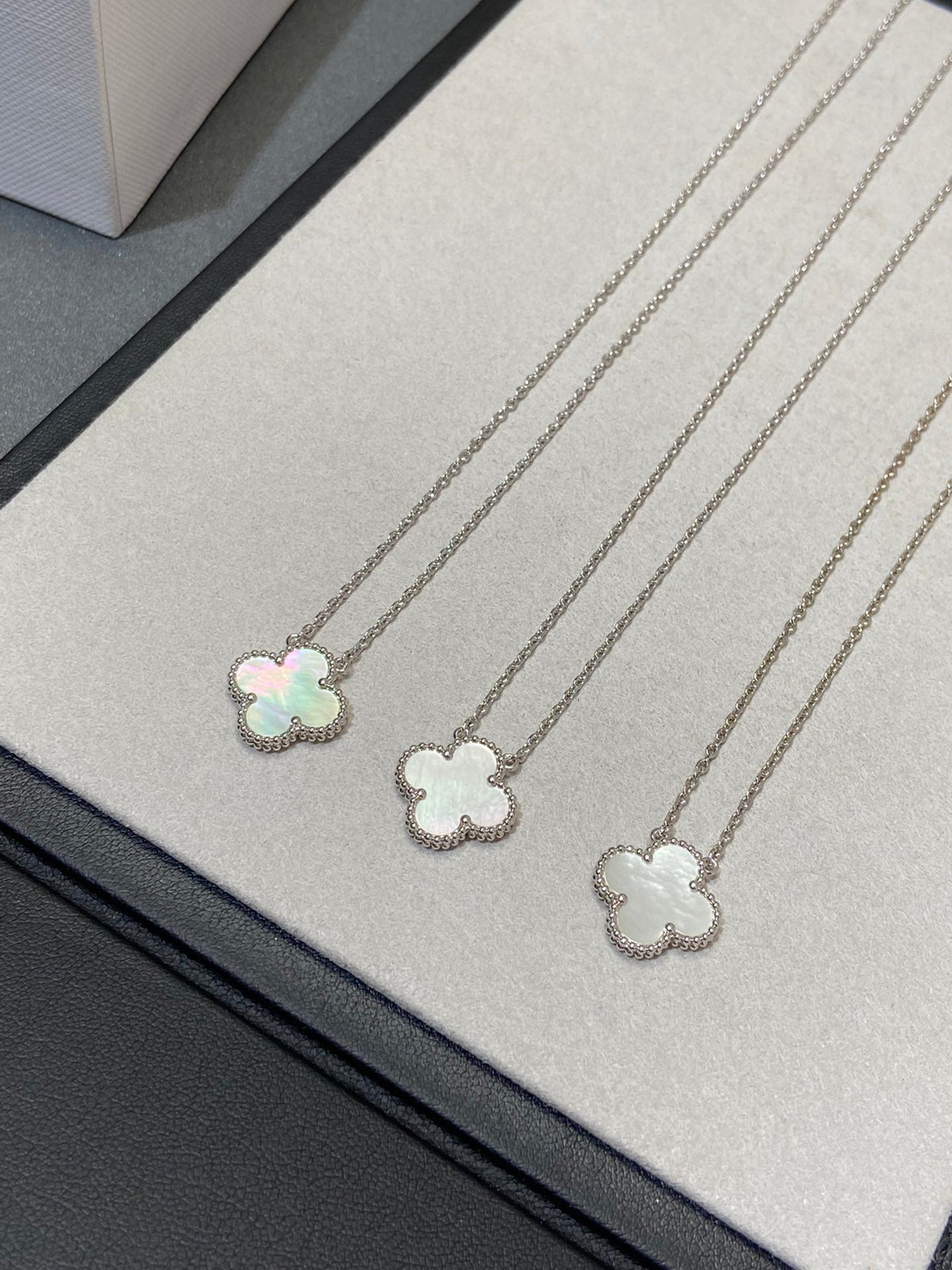 [⭐Hevara Jewelry]CLOVER MEDIUM SILVER WHITE MOP NECKLACE