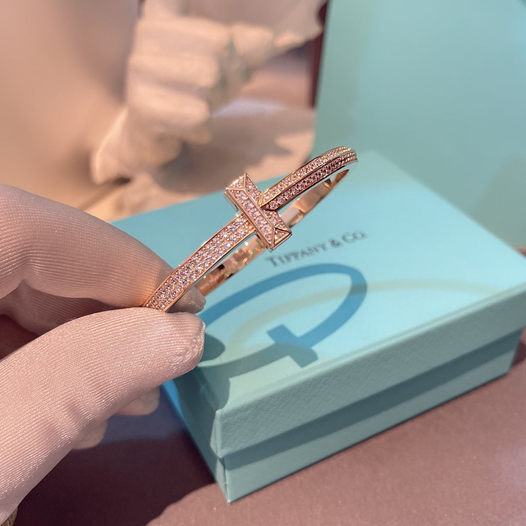 [Hevara Jewelry]T1 WIDE HINGED BANGLE DIAMOND PAVED BRACELET