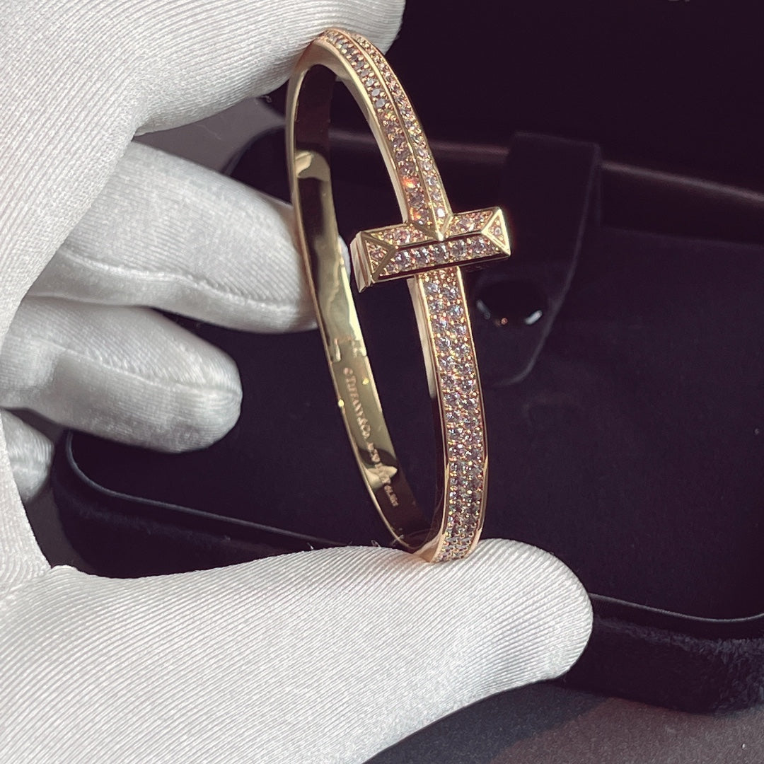 [Hevara Jewelry]T1 WIDE HINGED BANGLE DIAMOND PAVED BRACELET
