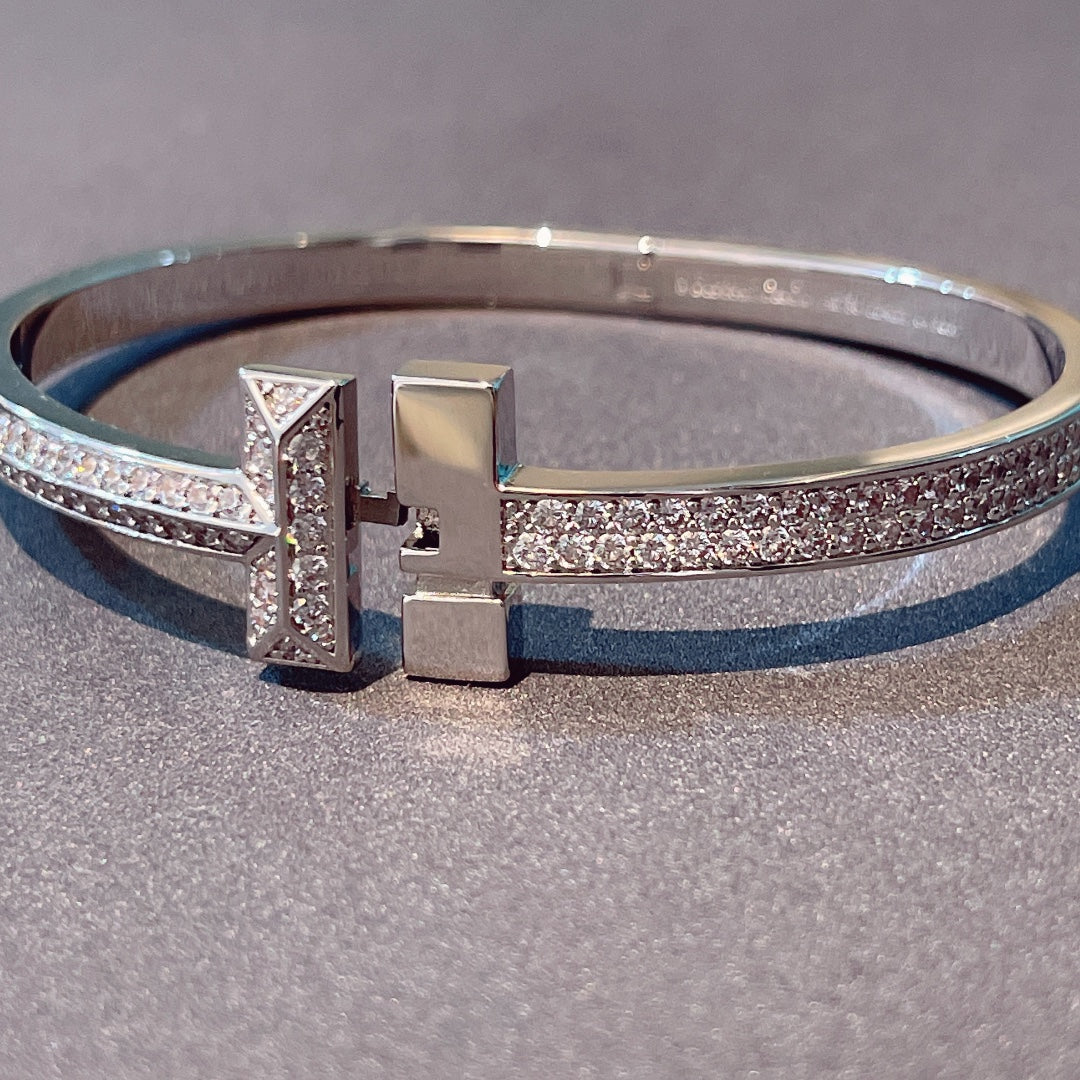 [Hevara Jewelry]T1 WIDE HINGED BANGLE DIAMOND PAVED BRACELET