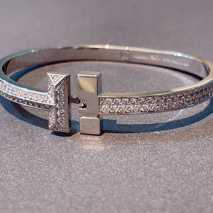 [Hevara Jewelry]T1 WIDE HINGED BANGLE DIAMOND PAVED BRACELET