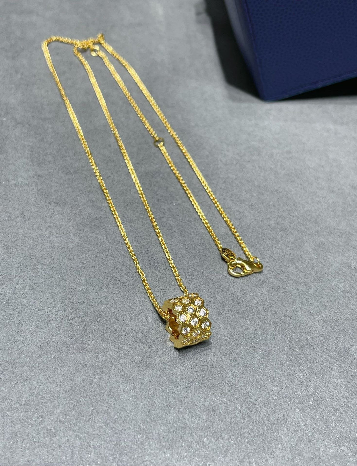 [⭐Hevara Jewelry]BEE LOVE DIAMOND PAVED 3 ROW NECKLACE