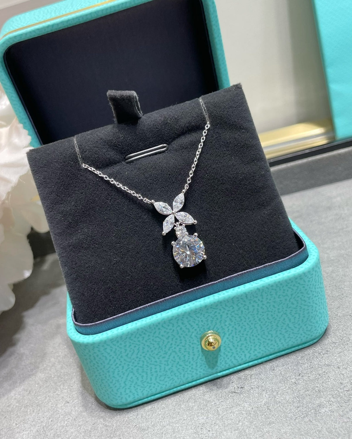 [Hevara Jewelry]VICTORIA PENDANT SILVER DIAMOND NECKLACE