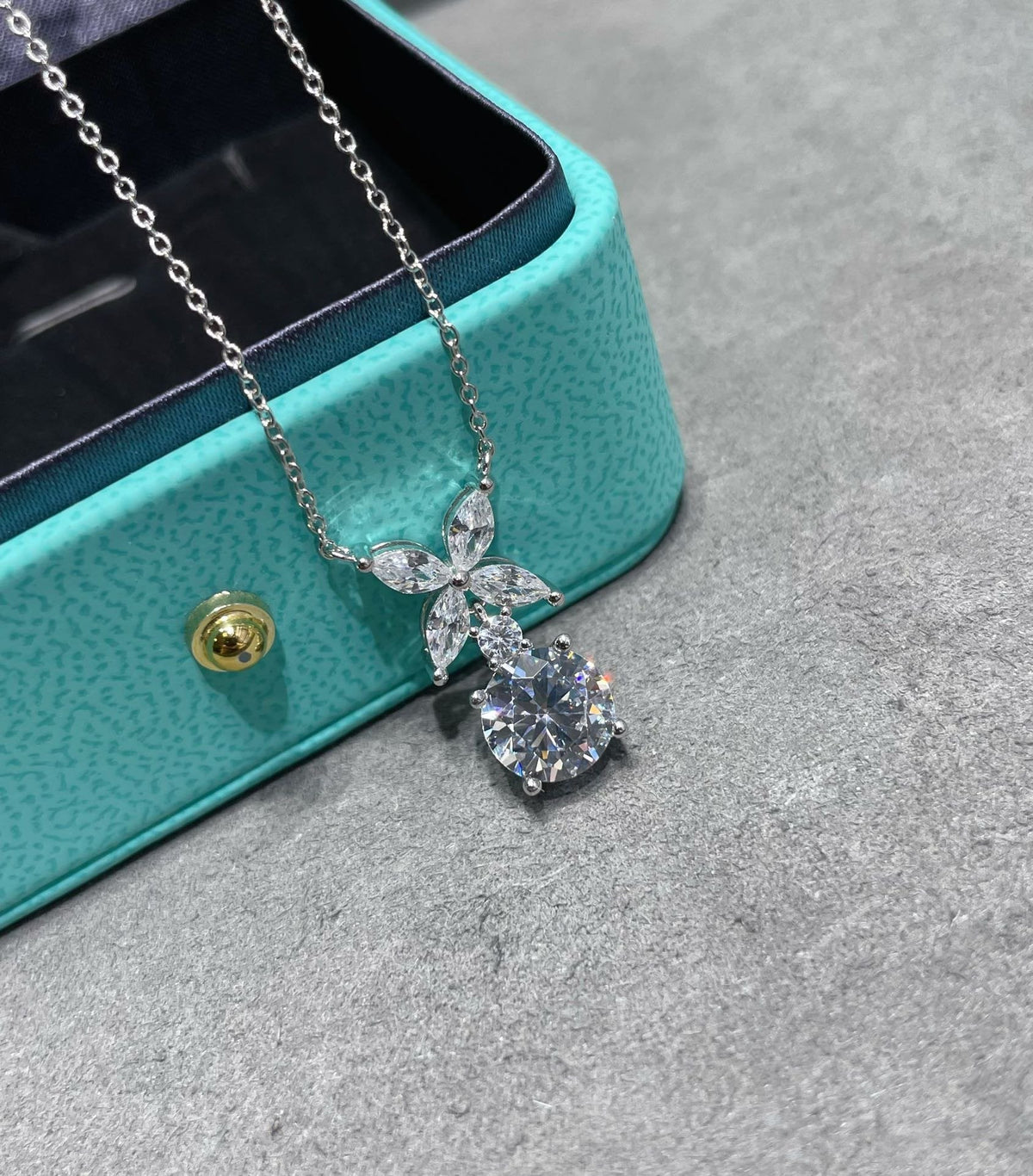 [Hevara Jewelry]VICTORIA PENDANT SILVER DIAMOND NECKLACE