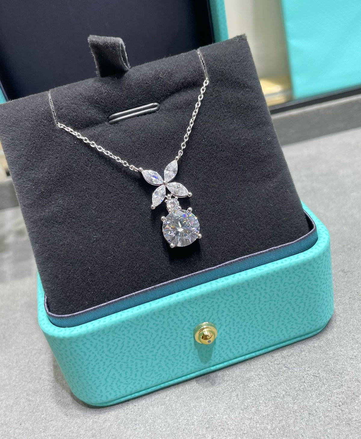 [Hevara Jewelry]VICTORIA PENDANT SILVER DIAMOND NECKLACE