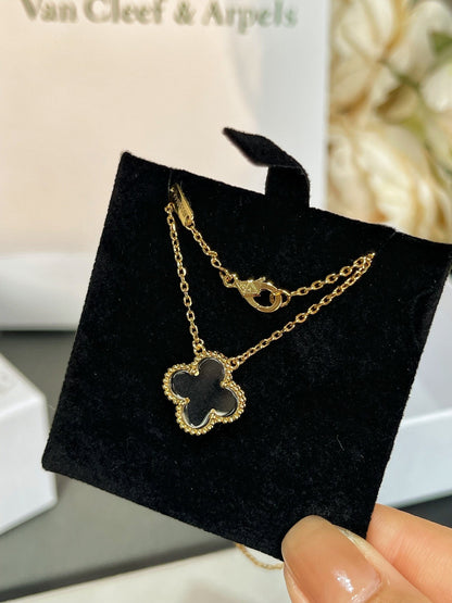 [⭐Hevara Jewelry]CLOVER ROCK CRYSTAL ROSE GOLD NECKLACE