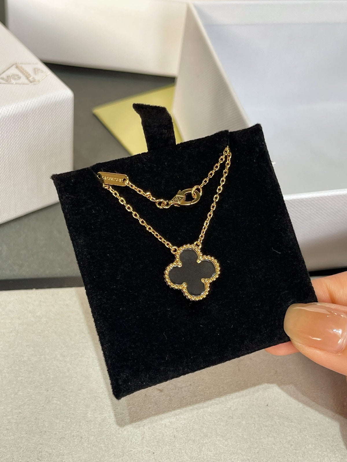[⭐Hevara Jewelry]CLOVER ROCK CRYSTAL ROSE GOLD NECKLACE