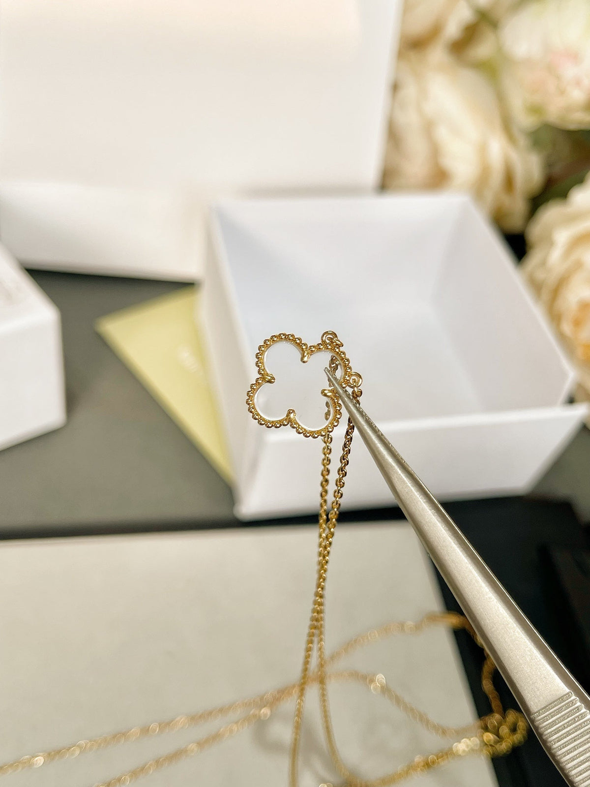 [⭐Hevara Jewelry]CLOVER ROCK CRYSTAL ROSE GOLD NECKLACE