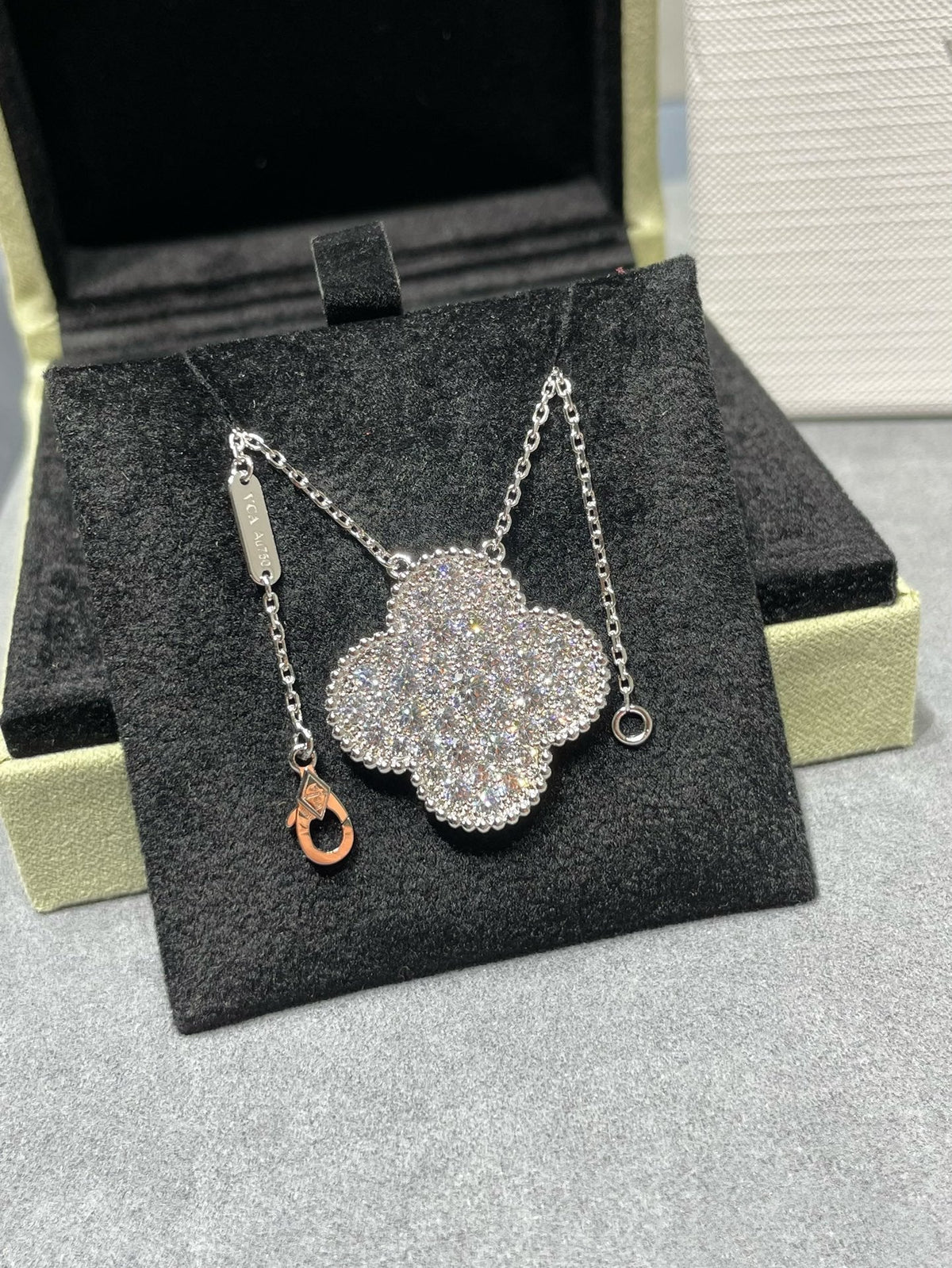 [⭐Hevara Jewelry]CLOVER 25MM LARGE PENDANT DIAMOND PAVED SILVER NECKLACE